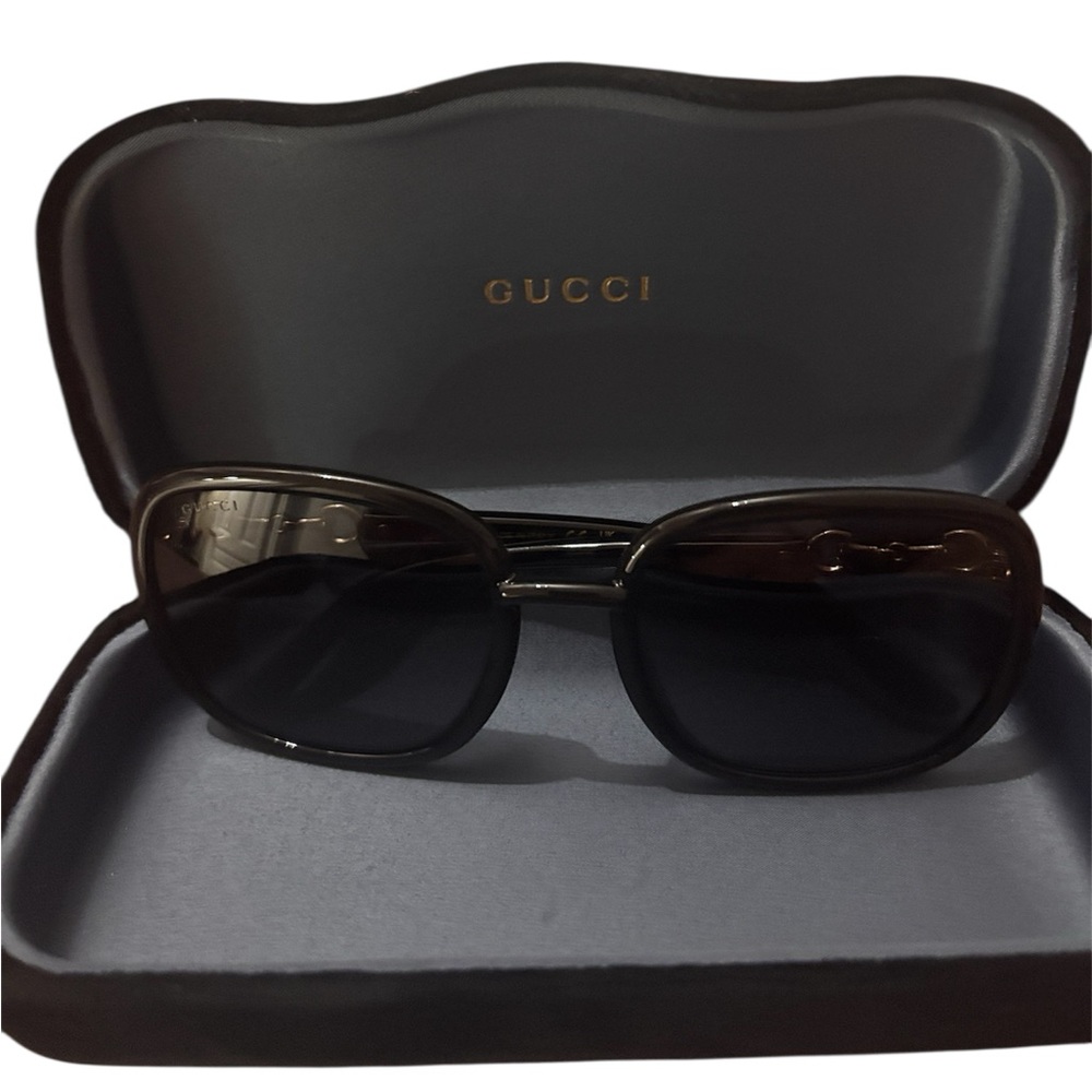 These are Gucci Horsebit Square Frame Sunglasses, specifically model GG0890S.
